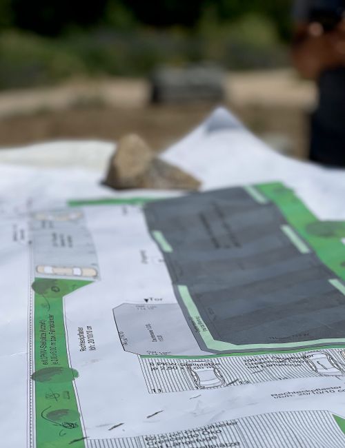 Bildausschnitt eines Garten und Landschaftsbauplanes auf einer Baustelle